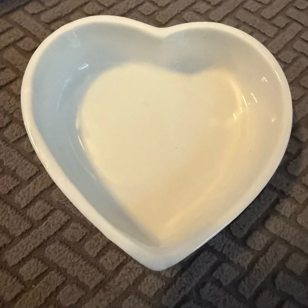 Precious Moments Ceramic Heart-Shaped Box - you’re the purr-fect friend - Picture 5 of 6
